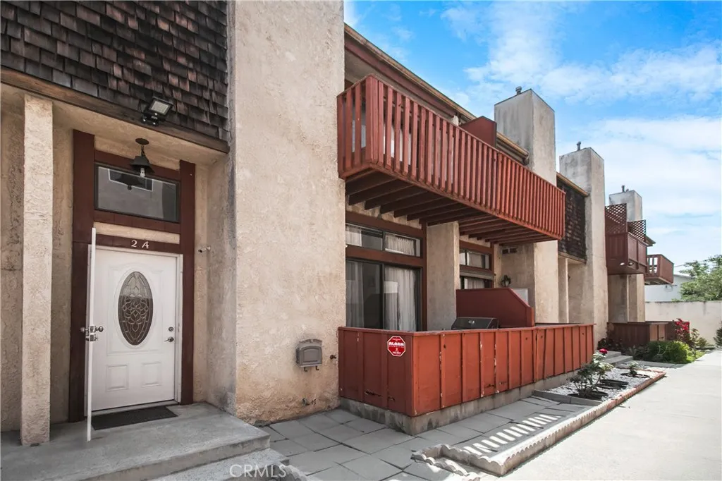 13632 Valerio Street 2, Van Nuys, California 91405 home-pic-1