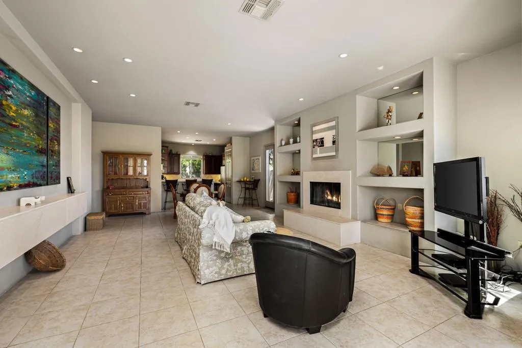 54385 Avenida Madero, La Quinta, California 92253 home-pic-17
