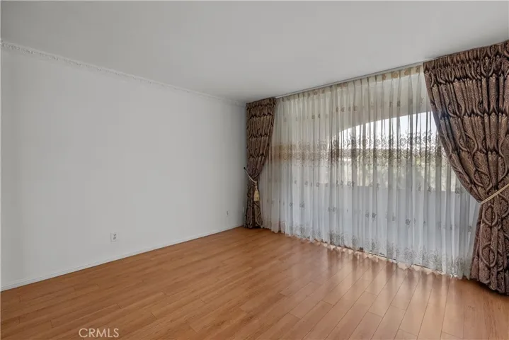 5282 Lindley Avenue, Encino, California 91316