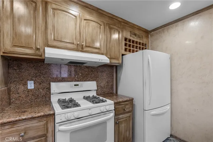 5282 Lindley Avenue, Encino, California 91316