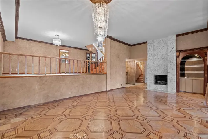 5282 Lindley Avenue, Encino, California 91316