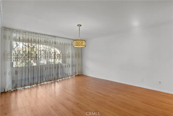 5282 Lindley Avenue, Encino, California 91316