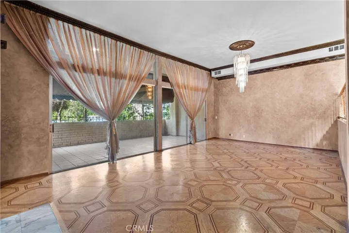 5282 Lindley Avenue, Encino, California 91316