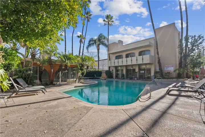 5282 Lindley Avenue, Encino, California 91316