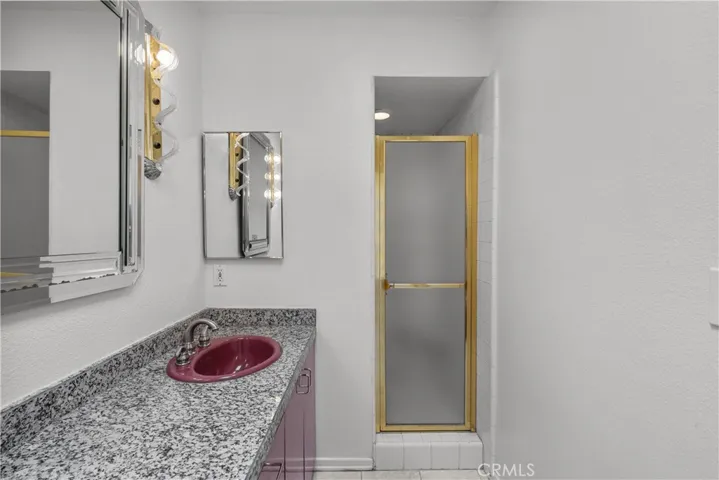 5282 Lindley Avenue, Encino, California 91316