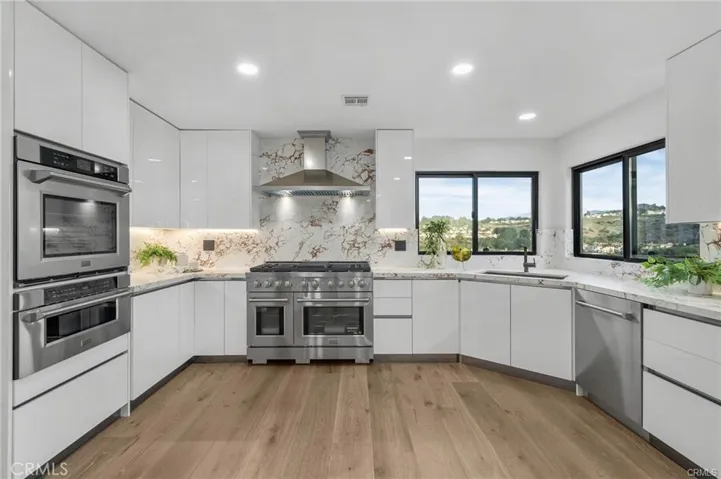 7460 E Hummingbird Circle, Anaheim Hills, California 92808