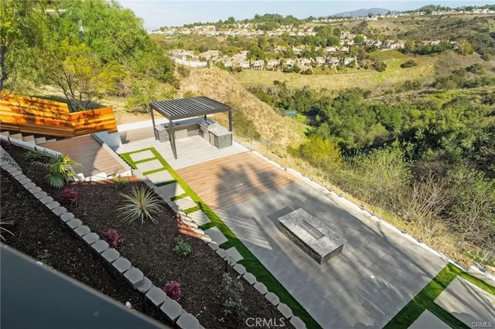 7460 E Hummingbird Circle, Anaheim Hills, California 92808