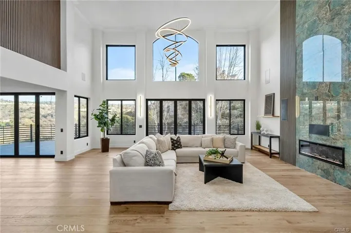 7460 E Hummingbird Circle, Anaheim Hills, California 92808