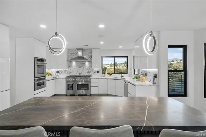 7460 E Hummingbird Circle, Anaheim Hills, California 92808