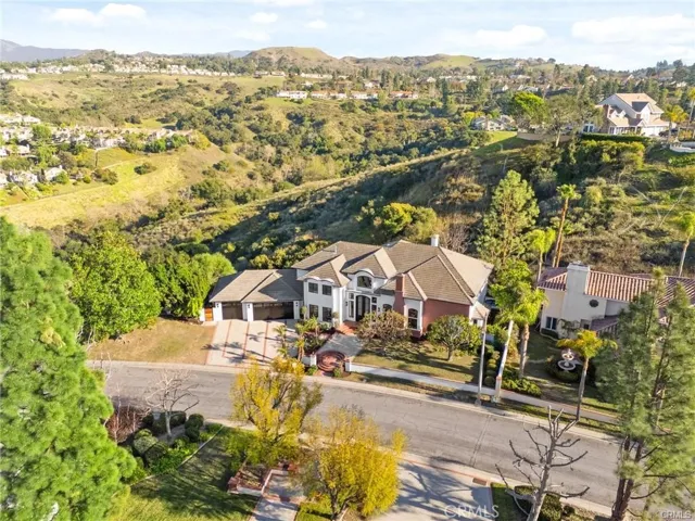 7460 E Hummingbird Circle, Anaheim Hills, California 92808