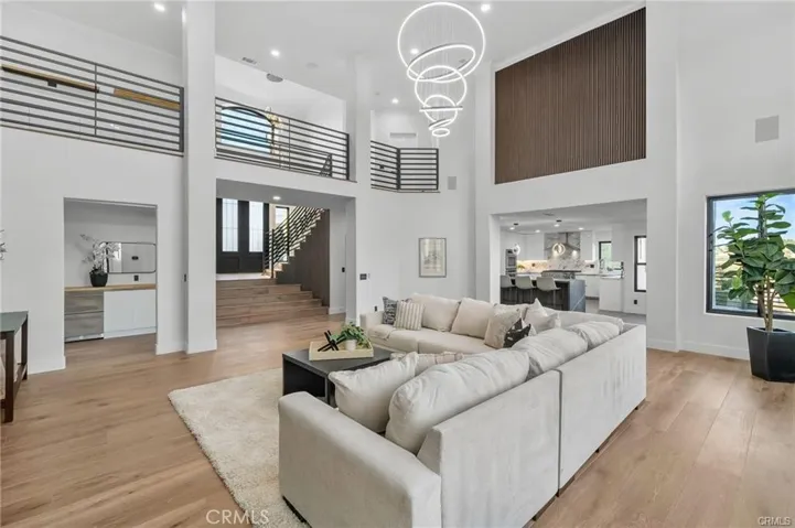 7460 E Hummingbird Circle, Anaheim Hills, California 92808