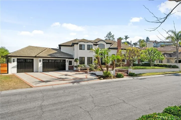 7460 E Hummingbird Circle, Anaheim Hills, California 92808