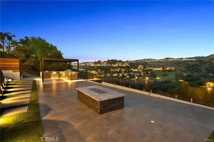 7460 E Hummingbird Circle, Anaheim Hills, California 92808