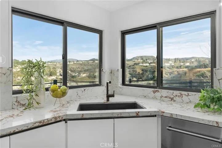 7460 E Hummingbird Circle, Anaheim Hills, California 92808