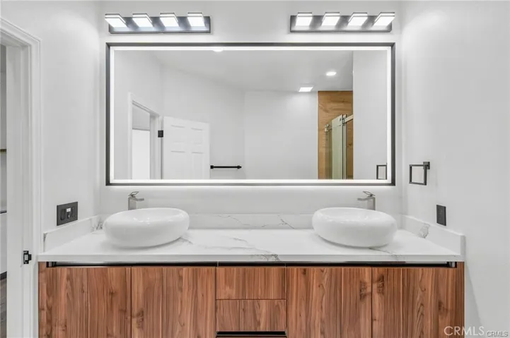 7460 E Hummingbird Circle, Anaheim Hills, California 92808