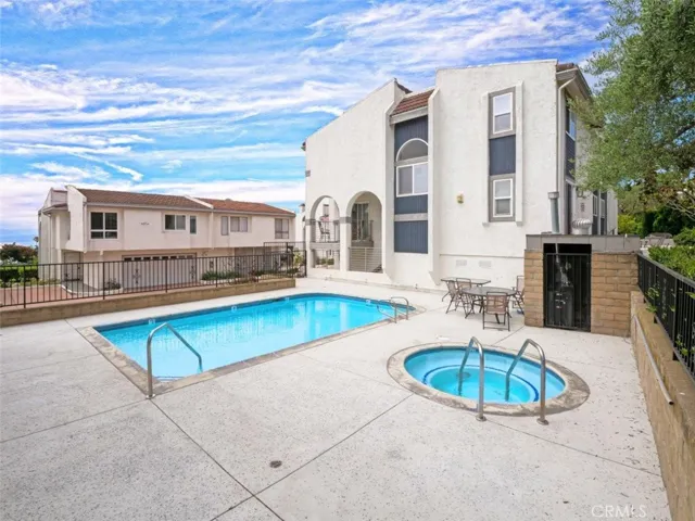 Community Pool & Spa