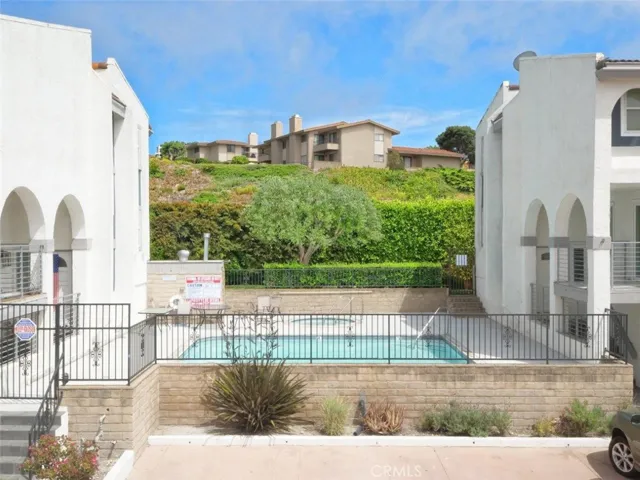 Community Pool & Spa