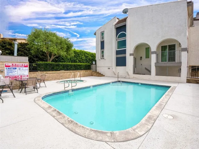 Community Pool & Spa