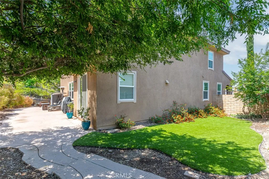 17122 Broken Rock Court, Riverside, California 92503 home-pic-41