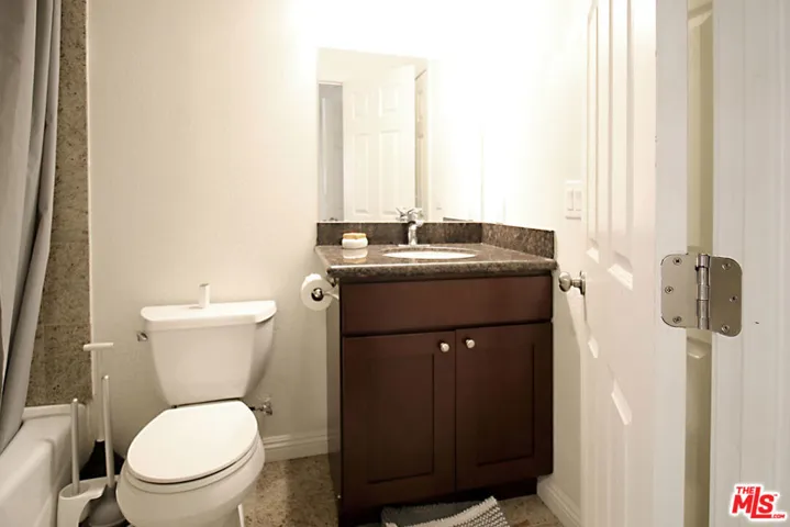 4848 Oakwood Avenue #1/2, Los Angeles, California 90004