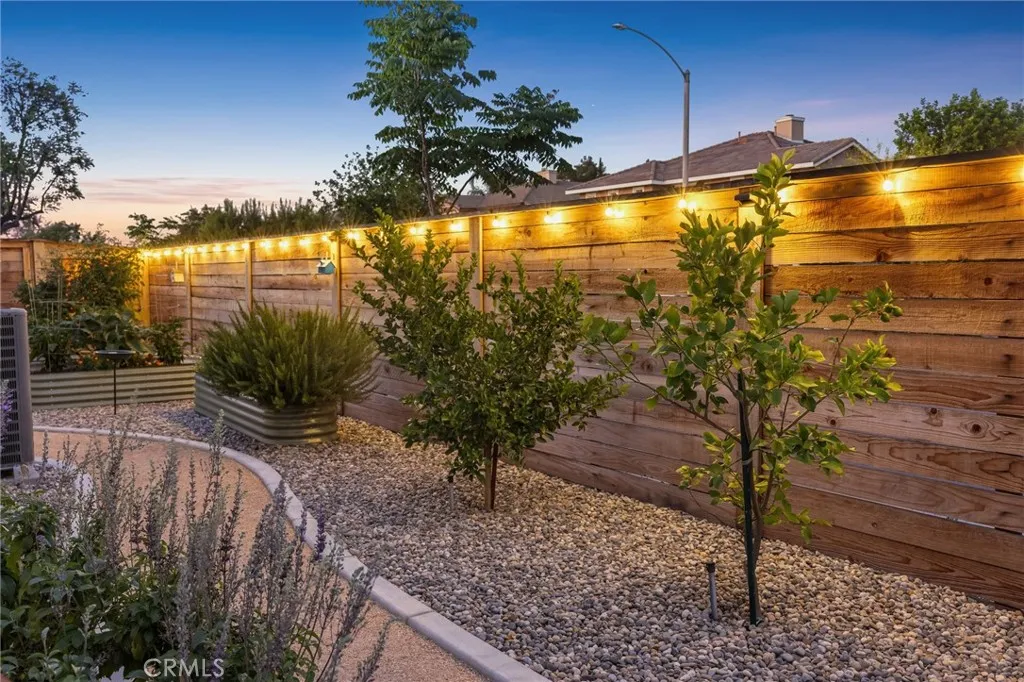 1300 Parkside Drive, Riverside, California 92506 home-pic-54