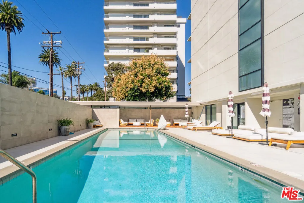 818 N Doheny Drive 205, West Hollywood, California 90069 home-pic-35