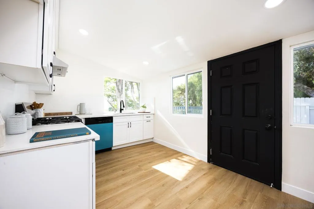 678 Robby Way, Fallbrook, California 92028 home-pic-3