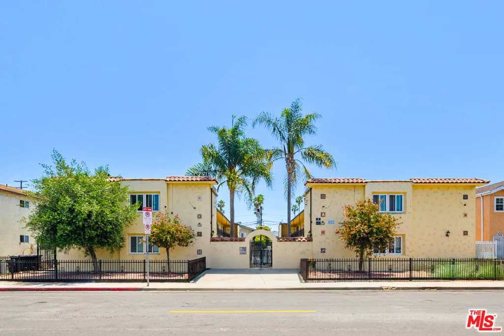 1344 253rd Street, Harbor City, California 90710, 33 Bedrooms Bedrooms, ,16 BathroomsBathrooms,Residential Income,For Sale,253rd,25553203