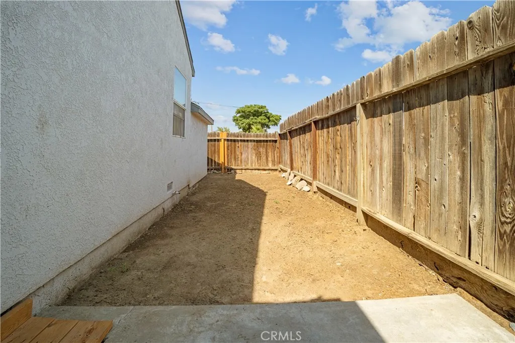 385 E Valley Street, Coalinga, California 93210 home-pic-17