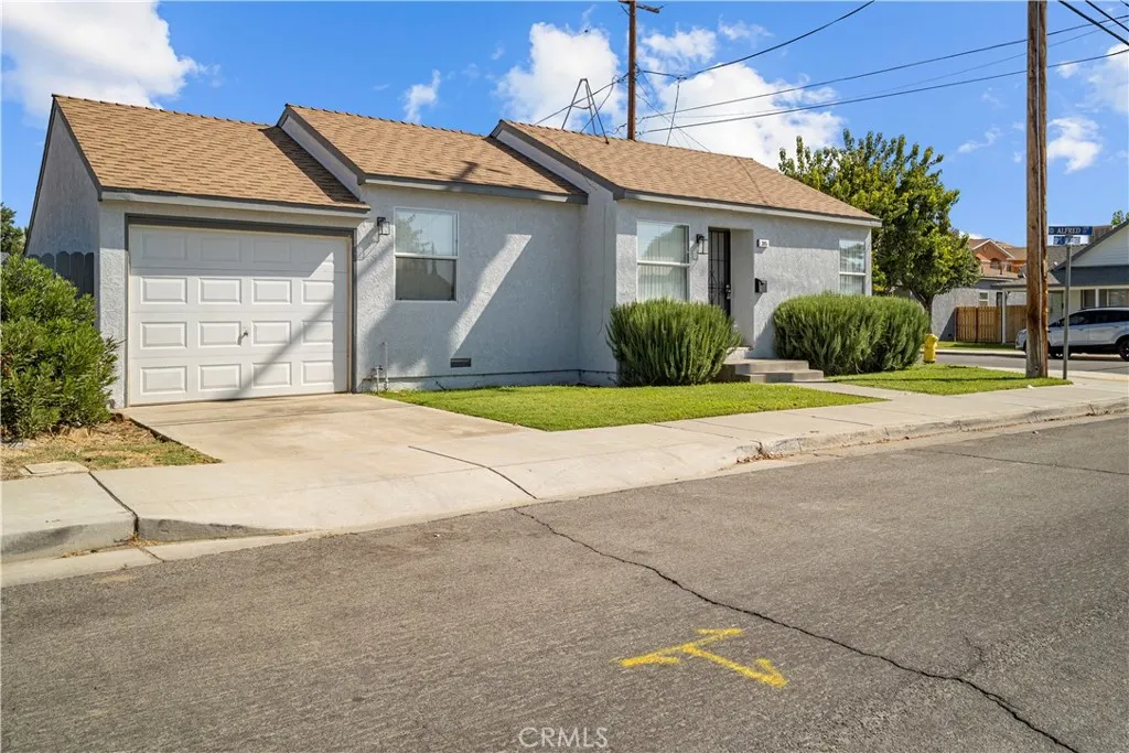 385 E Valley Street, Coalinga, California 93210 home-pic-1