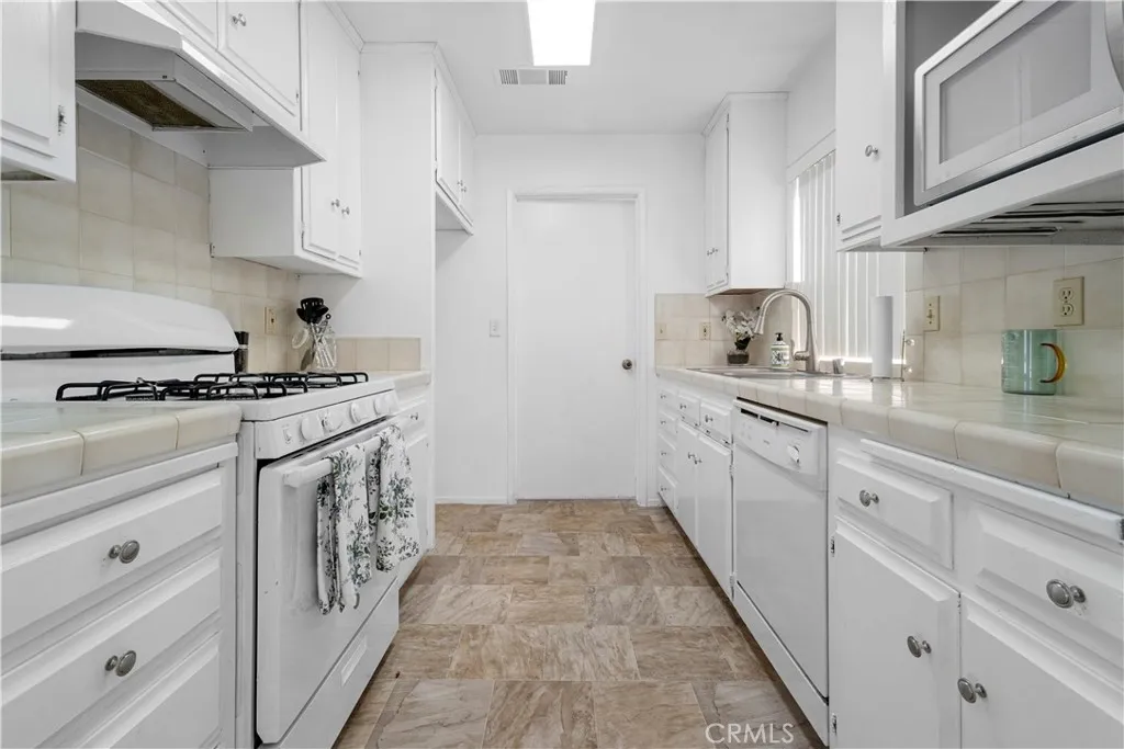 385 E Valley Street, Coalinga, California 93210 home-pic-7