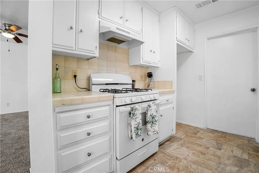 385 E Valley Street, Coalinga, California 93210 home-pic-8