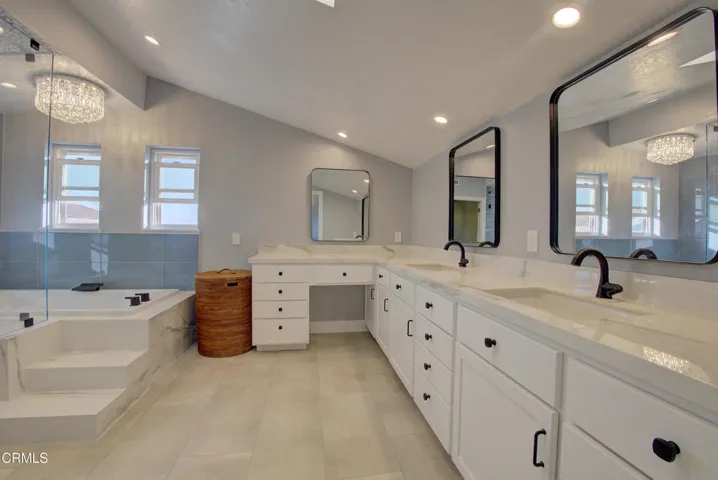 Primary Bathroom 4