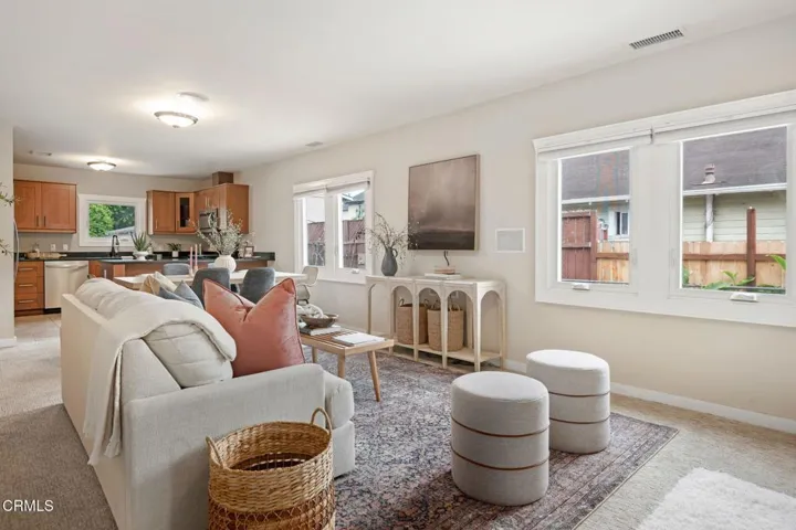 05 - Living Area