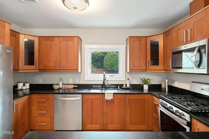 11 - Kitchen