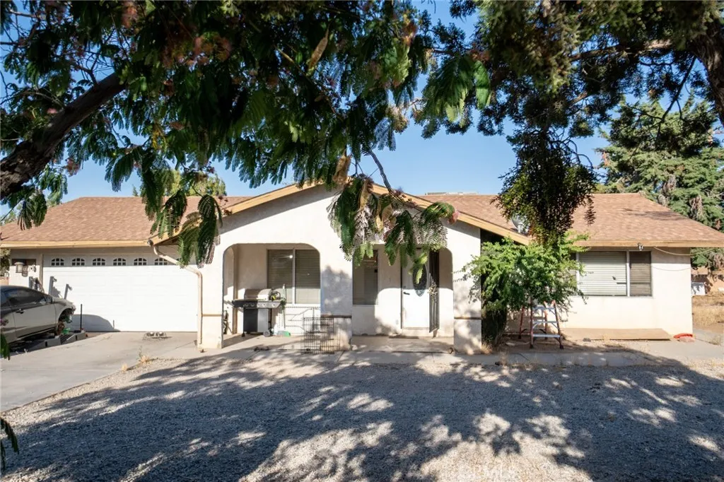 7323 Oakwood, Hesperia, California 92345 home-pic-1