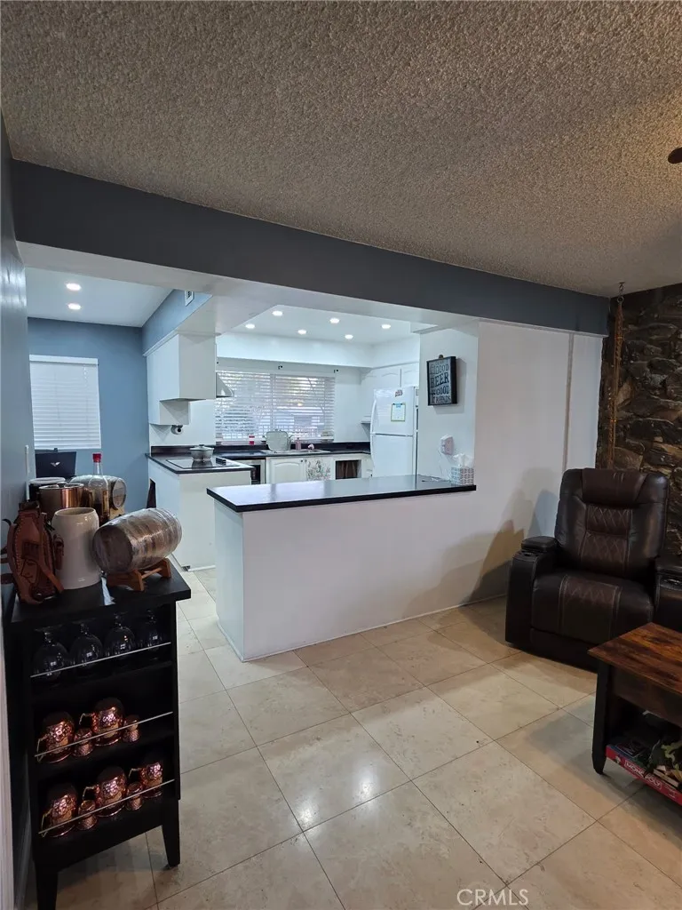 11815 Arliss Way, Grand Terrace, California 92313 home-pic-4