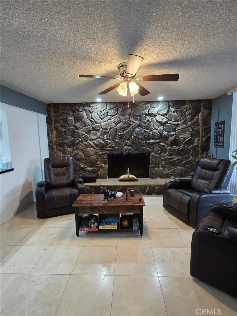 11815 Arliss Way, Grand Terrace, California 92313 home-pic-10