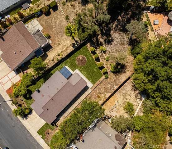 Large lot leaves plenty to personalize
