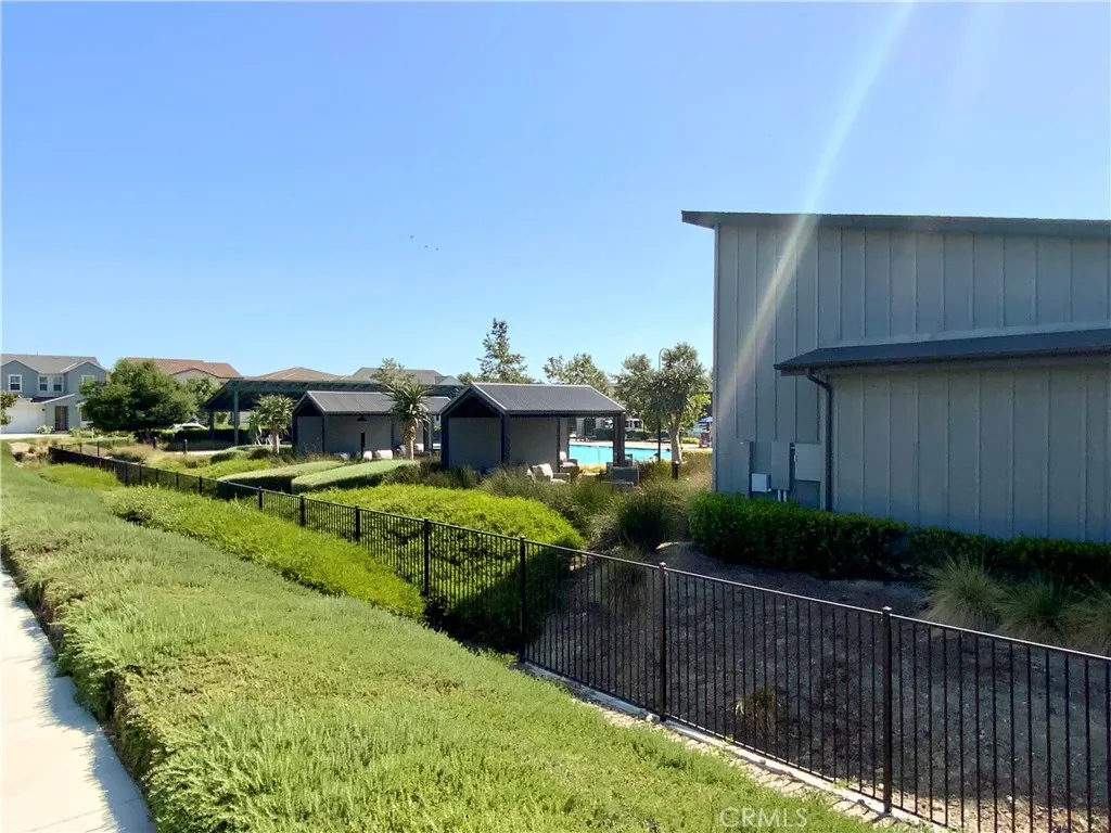 2617 E Tatum Lane, Ontario, California 91762 home-pic-4