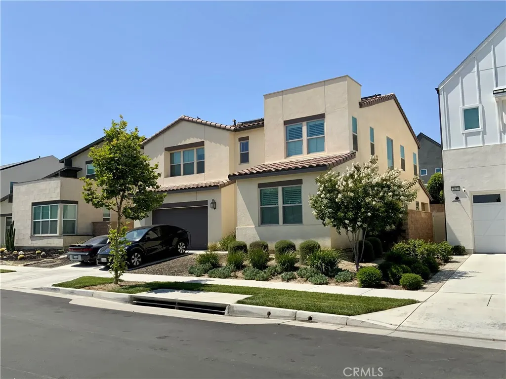 2617 E Tatum Lane, Ontario, California 91762 home-pic-1