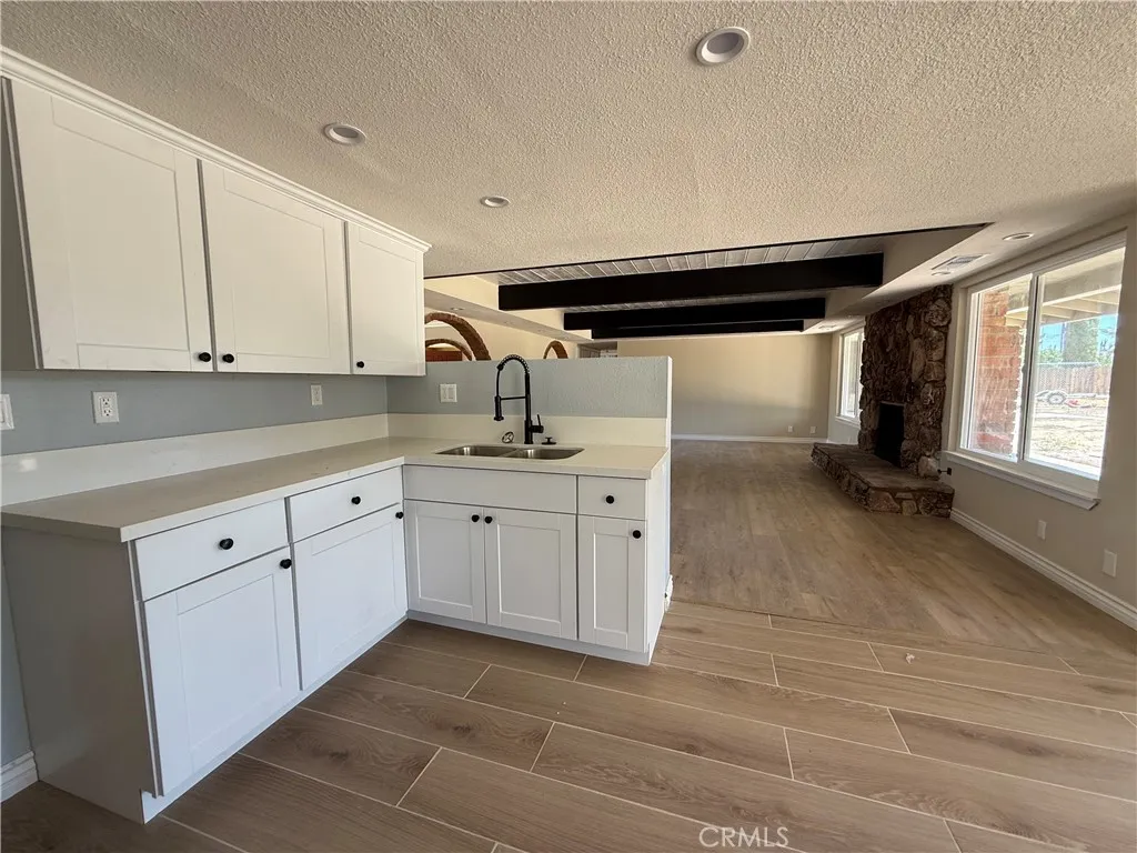 20219 Osseo Road, Apple Valley, California 92308 home-pic-10