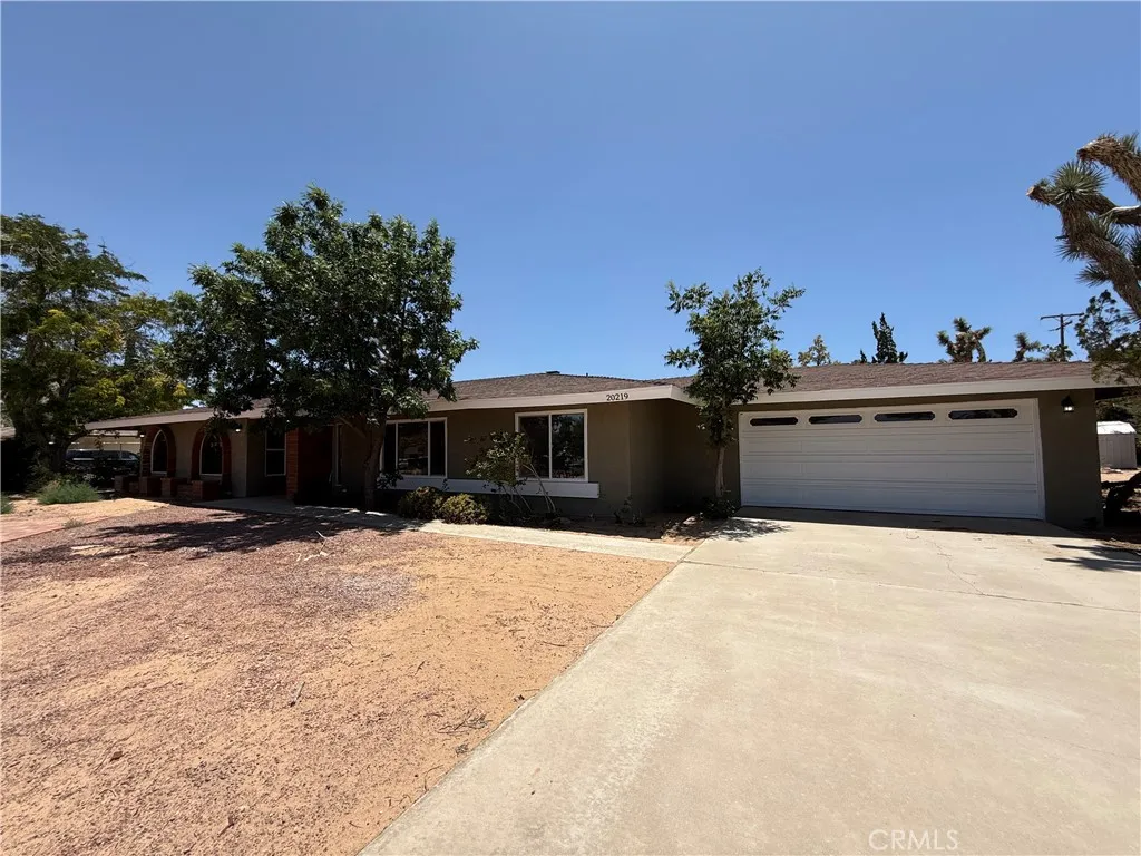 20219 Osseo Road, Apple Valley, California 92308 home-pic-1