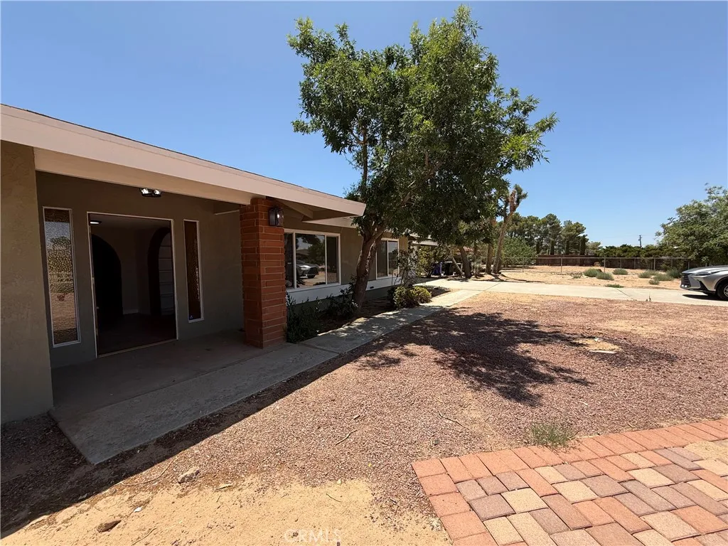 20219 Osseo Road, Apple Valley, California 92308 home-pic-28