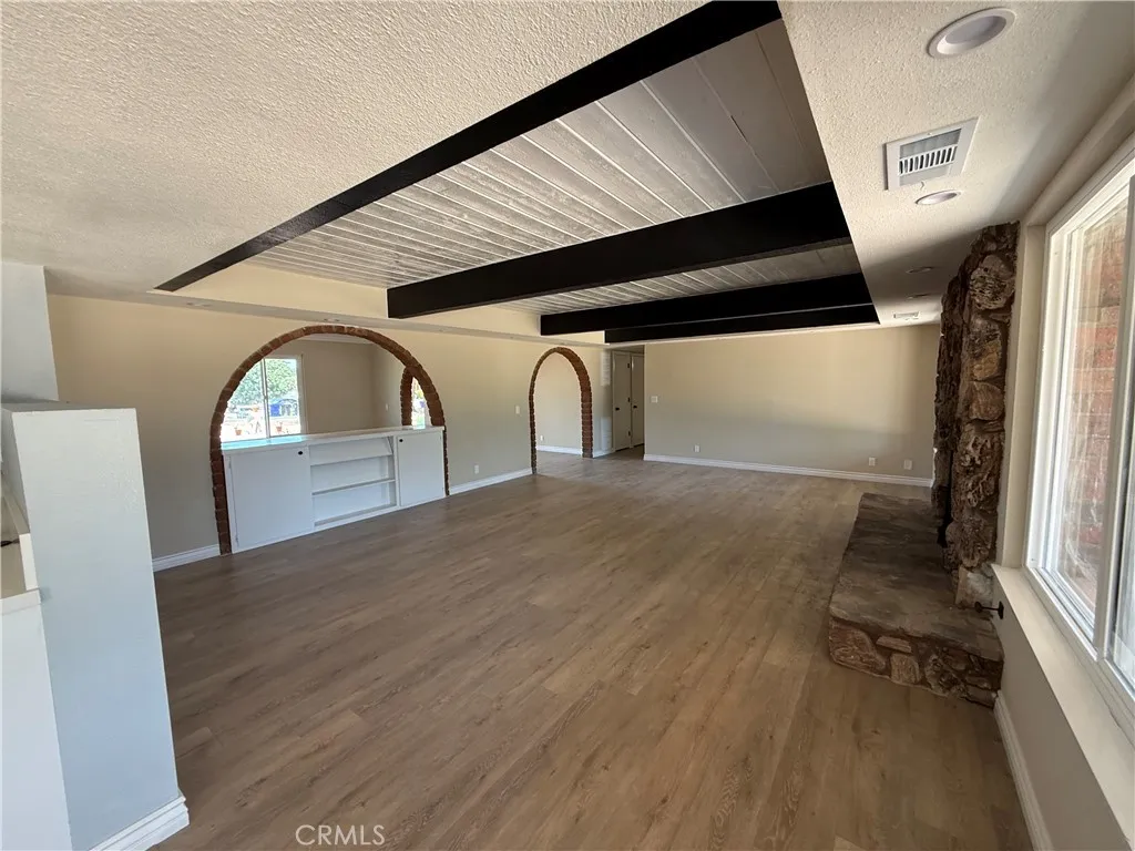 20219 Osseo Road, Apple Valley, California 92308 home-pic-8