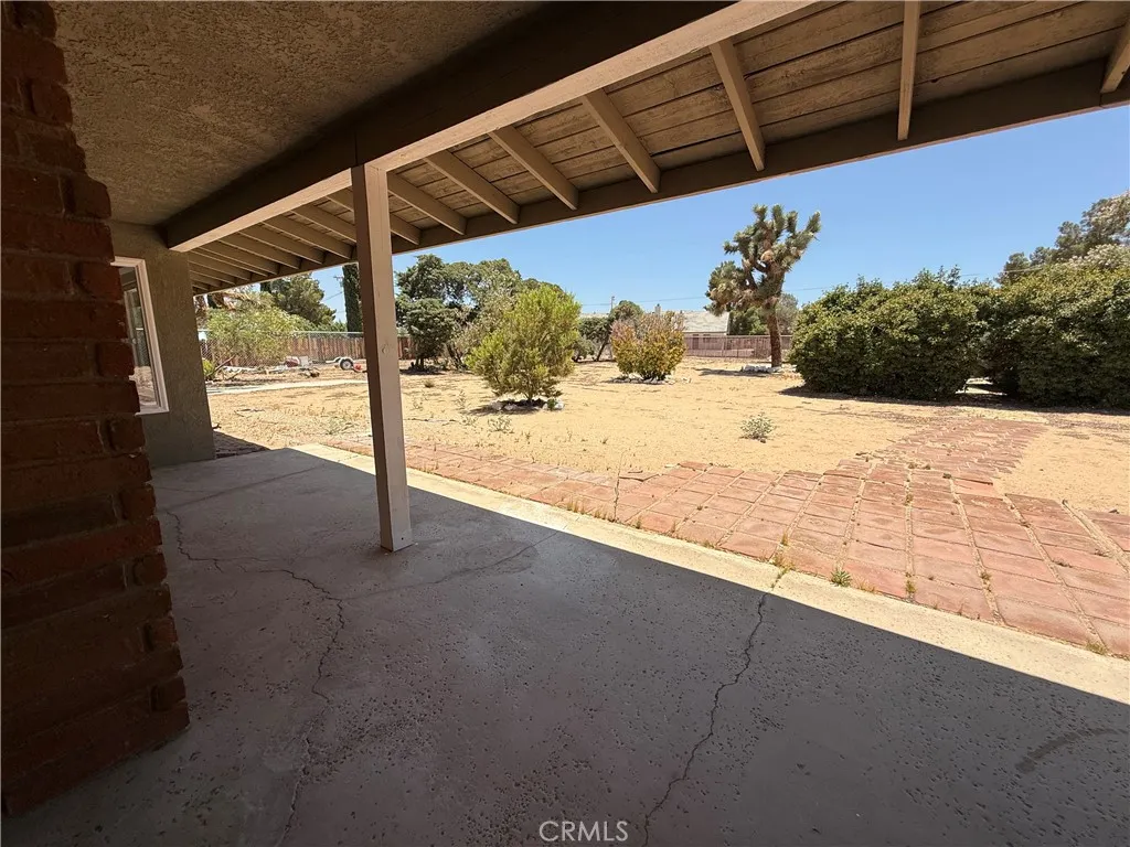 20219 Osseo Road, Apple Valley, California 92308 home-pic-26