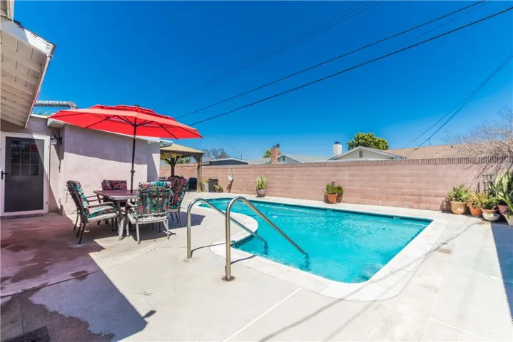 8072 San Marino Drive, Buena Park, California 90620