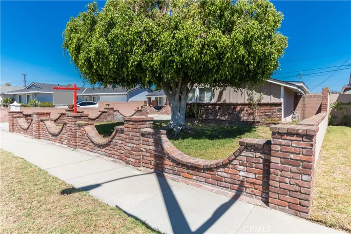 8072 San Marino Drive, Buena Park, California 90620