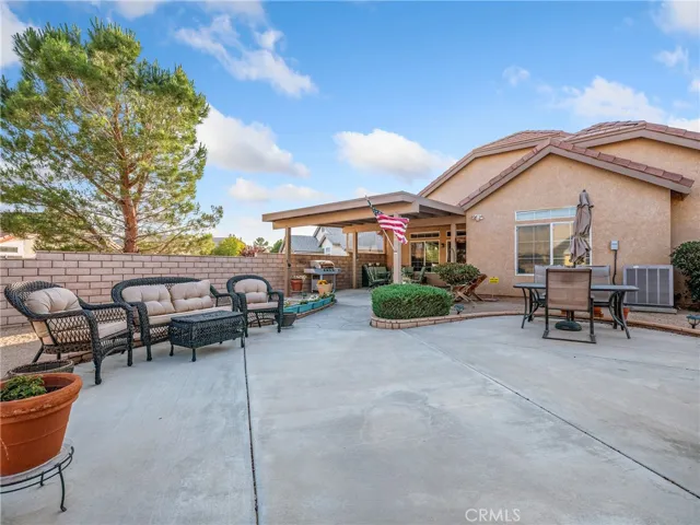 19553 Northstar Court, Apple Valley, California 92307