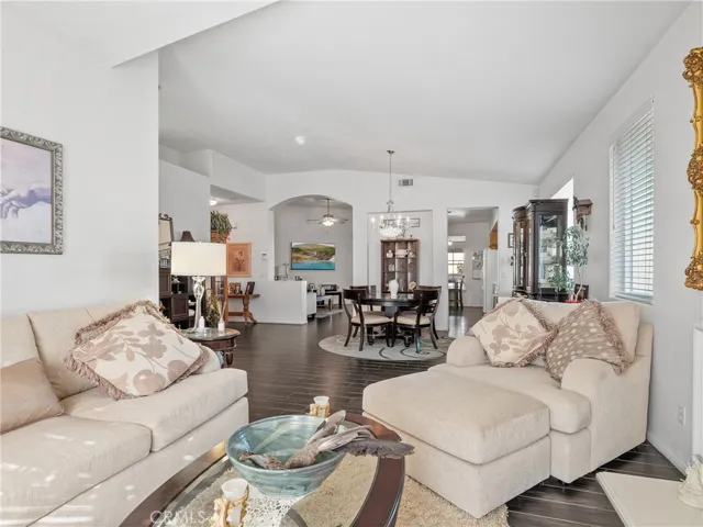 19553 Northstar Court, Apple Valley, California 92307